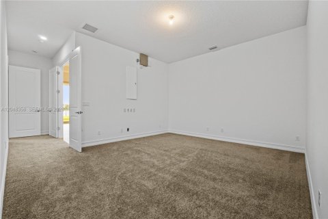 House in Davie, Florida 5 bedrooms, 479 sq.m. № 2261040 - photo 27