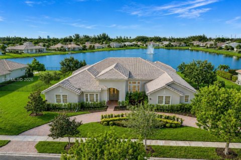 House in Davie, Florida 5 bedrooms, 479 sq.m. № 2261040