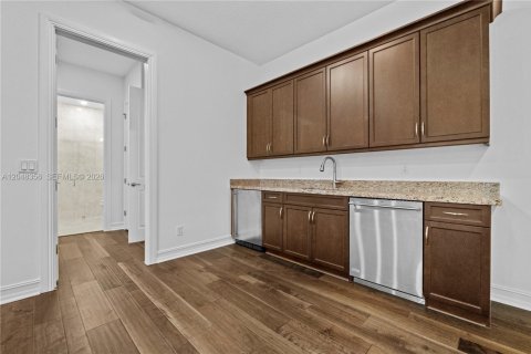 House in Davie, Florida 5 bedrooms, 479 sq.m. № 2261040 - photo 24