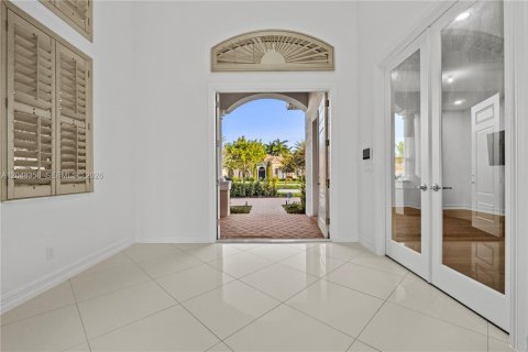 House in Davie, Florida 5 bedrooms, 479 sq.m. № 2261040 - photo 9