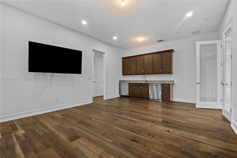 House in Davie, Florida 5 bedrooms, 479 sq.m. № 2261040 - photo 21
