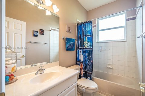 House in Miramar, Florida 6 bedrooms, 349.87 sq.m. № 2043003 - photo 19