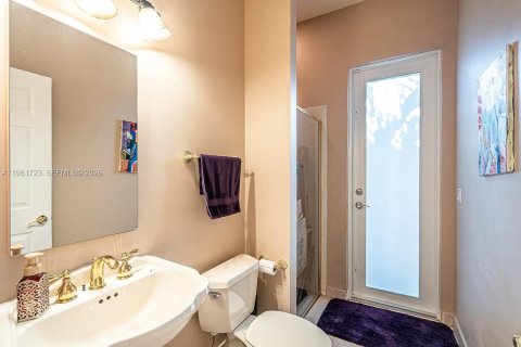 House in Miramar, Florida 6 bedrooms, 349.87 sq.m. № 2043003 - photo 7