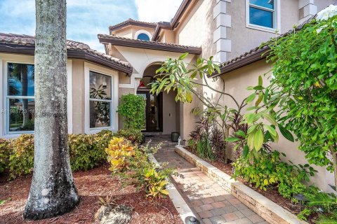 House in Miramar, Florida 6 bedrooms, 349.87 sq.m. № 2043003 - photo 3