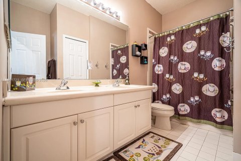 House in Miramar, Florida 6 bedrooms, 349.87 sq.m. № 2043003 - photo 15