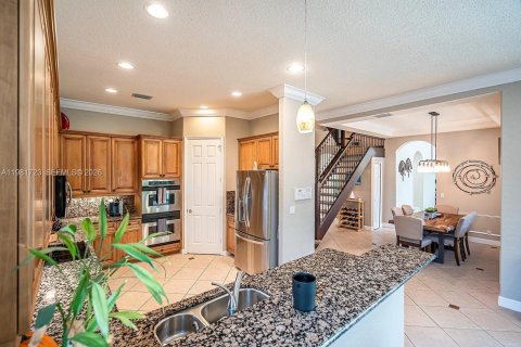 House in Miramar, Florida 6 bedrooms, 349.87 sq.m. № 2043003 - photo 11