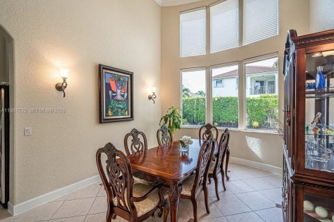 House in Miramar, Florida 6 bedrooms, 349.87 sq.m. № 2043003 - photo 4