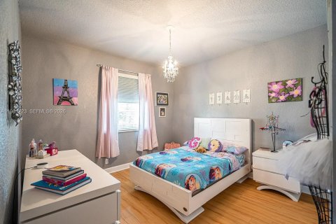 House in Miramar, Florida 6 bedrooms, 349.87 sq.m. № 2043003 - photo 17