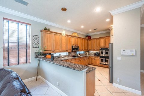 House in Miramar, Florida 6 bedrooms, 349.87 sq.m. № 2043003 - photo 10