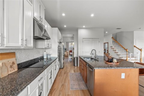 Casa en venta en Wesley Chapel, Florida, 4 dormitorios, 317.91 m2 № 2151720 - foto 12