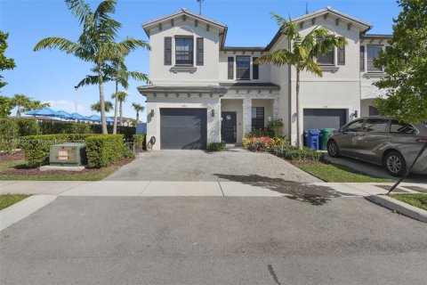 Adosado en venta en Miami Gardens, Florida, 3 dormitorios, 148.18 m2 № 1862286 - foto 1