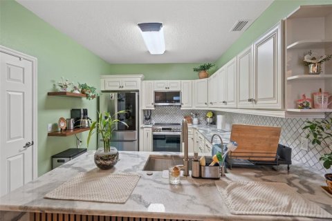 Casa en venta en Zephyrhills, Florida, 3 dormitorios, 138.61 m2 № 2330078 - foto 14