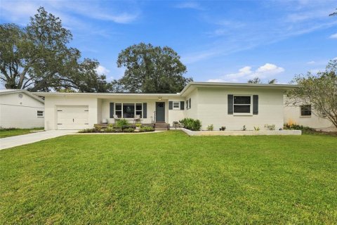 House in Tampa, Florida 3 bedrooms, 123.19 sq.m. № 2396371 - photo 8