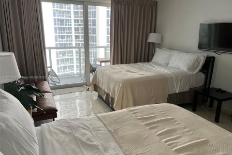 Condominio en alquiler en Sunny Isles Beach, Florida, 33.44 m2 № 1938410 - foto 5