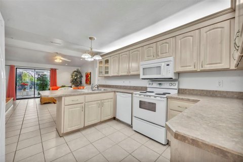 Villa ou maison à vendre à Eustis, Floride: 3 chambres, 182.18 m2 № 1826846 - photo 18