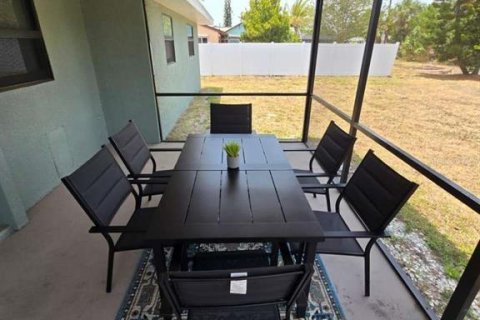 Casa en alquiler en Port Charlotte, Florida, 2 dormitorios, 103.68 m2 № 1620229 - foto 12
