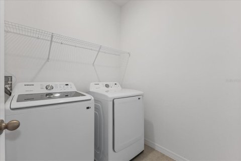 Villa ou maison à vendre à Haines City, Floride: 4 chambres, 164.99 m2 № 2094927 - photo 11