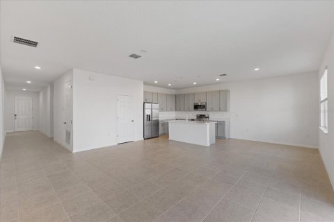 Villa ou maison à vendre à Haines City, Floride: 4 chambres, 164.99 m2 № 2094927 - photo 4