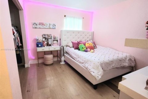 Купить виллу или дом в Хомстед, Флорида 6 спален, 407.84м2, № 2048608 - фото 14