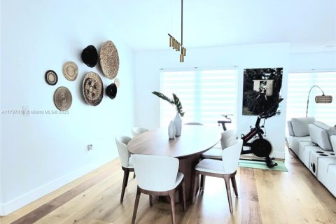 Купить виллу или дом в Хомстед, Флорида 6 спален, 407.84м2, № 2048608 - фото 5