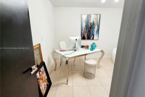 Купить виллу или дом в Хомстед, Флорида 6 спален, 407.84м2, № 2048608 - фото 22