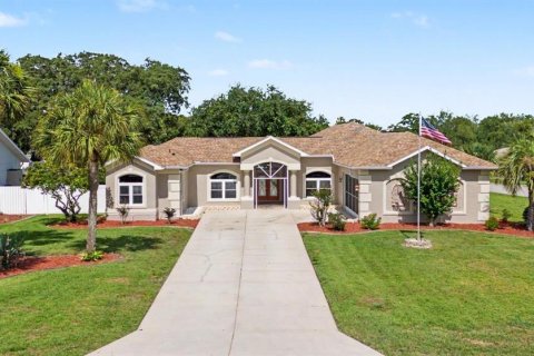 Casa en Spring Hill, Florida 4 dormitorios, 259.38 m2 № 2157339