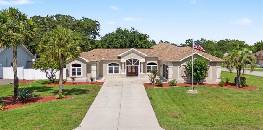 Casa en Spring Hill, Florida 4 dormitorios, 259.38 m2 № 2157339