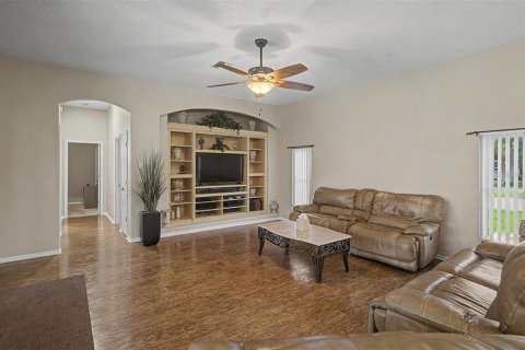 Casa en venta en Spring Hill, Florida, 4 dormitorios, 259.38 m2 № 2157339 - foto 19