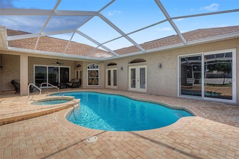 Casa en venta en Spring Hill, Florida, 4 dormitorios, 259.38 m2 № 2157339 - foto 25