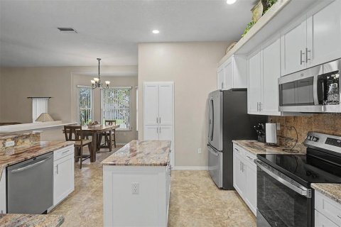 Casa en venta en Spring Hill, Florida, 4 dormitorios, 259.38 m2 № 2157339 - foto 16
