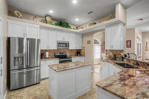 Casa en venta en Spring Hill, Florida, 4 dormitorios, 259.38 m2 № 2157339 - foto 15
