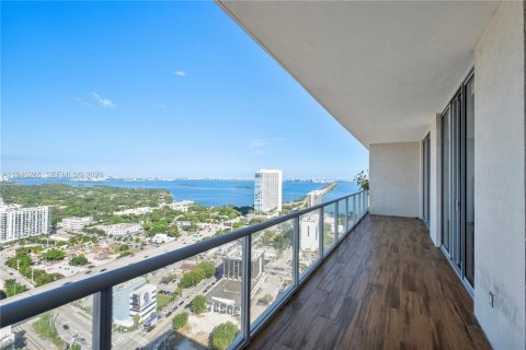 Condo in Miami, Florida, 2 bedrooms  № 2002583 - photo 24
