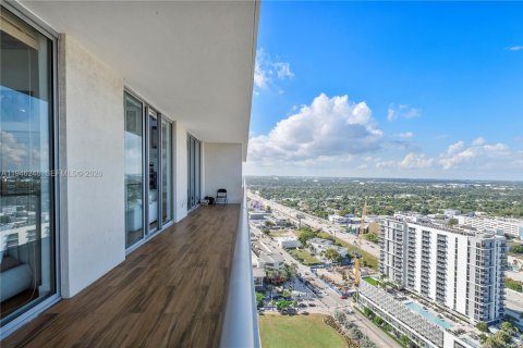 Condo in Miami, Florida, 2 bedrooms  № 2002583 - photo 29