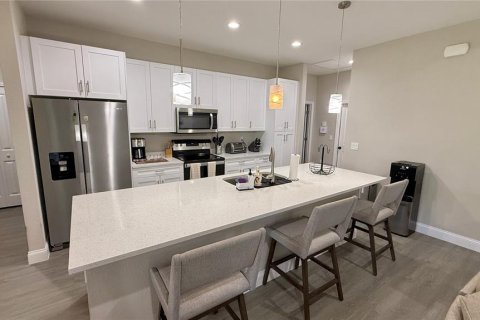 House in Lehigh Acres, Florida 3 bedrooms, 175.77 sq.m. № 1885899 - photo 7