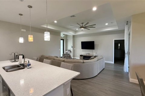 House in Lehigh Acres, Florida 3 bedrooms, 175.77 sq.m. № 1885899 - photo 6