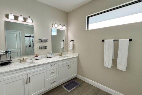 House in Lehigh Acres, Florida 3 bedrooms, 175.77 sq.m. № 1885899 - photo 11