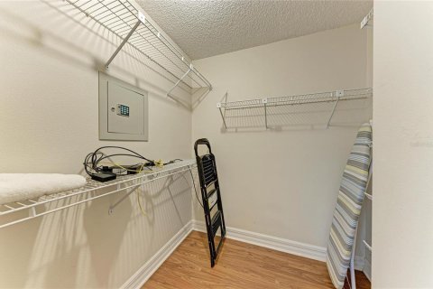 House in Sarasota, Florida 2 bedrooms, 128.21 sq.m. № 2304541 - photo 25