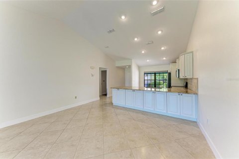 House in Sarasota, Florida 2 bedrooms, 128.21 sq.m. № 2304541 - photo 17