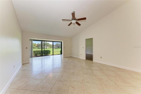 House in Sarasota, Florida 2 bedrooms, 128.21 sq.m. № 2304541 - photo 8