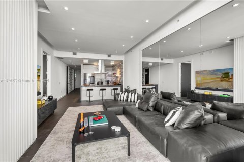 Copropriété à vendre à Miami, Floride: 2 chambres, 139.17 m2 № 1699305 - photo 8