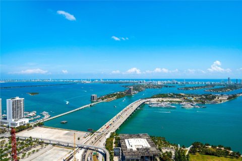 Copropriété à vendre à Miami, Floride: 2 chambres, 139.17 m2 № 1699305 - photo 18