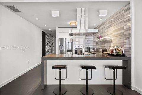 Copropriété à vendre à Miami, Floride: 2 chambres, 139.17 m2 № 1699305 - photo 9