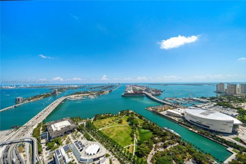 Copropriété à vendre à Miami, Floride: 2 chambres, 139.17 m2 № 1699305 - photo 16