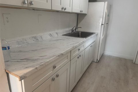 Снять в аренду виллу или дом в Холливуд, Флорида 2 спальни, 106.84м2, № 1991668 - фото 6