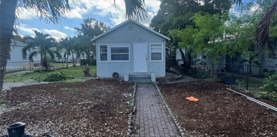 Дом в Холливуд, Флорида 2 спальни, 106.84м2 № 1991668