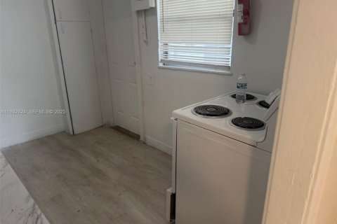 Снять в аренду виллу или дом в Холливуд, Флорида 2 спальни, 106.84м2, № 1991668 - фото 5