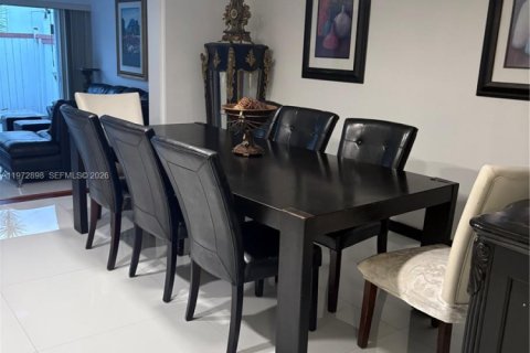 Adosado en venta en North Miami, Florida, 2 dormitorios, 152.36 m2 № 2033183 - foto 8