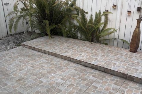 Adosado en venta en North Miami, Florida, 2 dormitorios, 152.36 m2 № 2033183 - foto 17