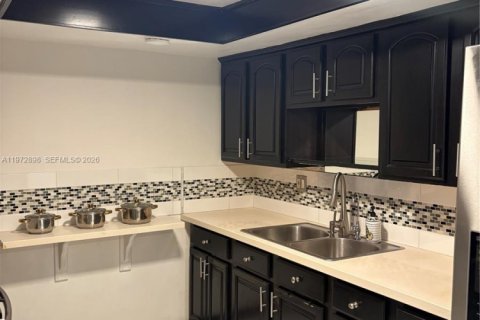 Adosado en venta en North Miami, Florida, 2 dormitorios, 152.36 m2 № 2033183 - foto 4