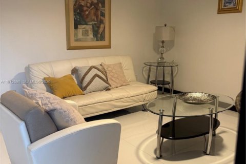 Adosado en venta en North Miami, Florida, 2 dormitorios, 152.36 m2 № 2033183 - foto 6